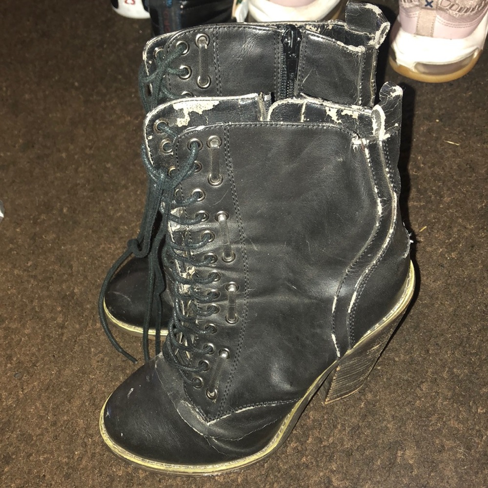 Urban outfitters shoes size 6 in womens